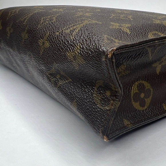 Louis Vuitton Vintage Large Zip
Top Clutch Bag Pouch 9.75” x 7.5” x 2” - Picture 7 of 15